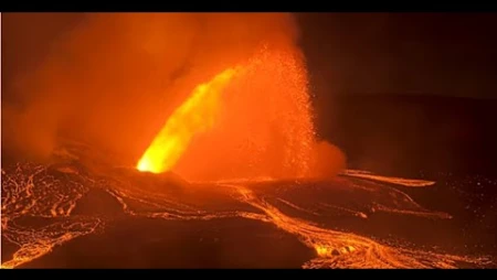 Kīlauea Volcano Live View from Halemaʻumaʻu Crater